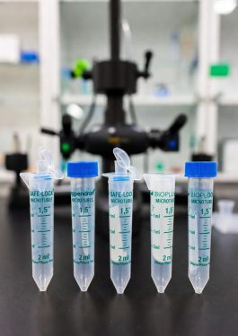 خرید اینترنتی میکروتیوب استریل و مقاوم | ویژه آزمایشگاه‌ها